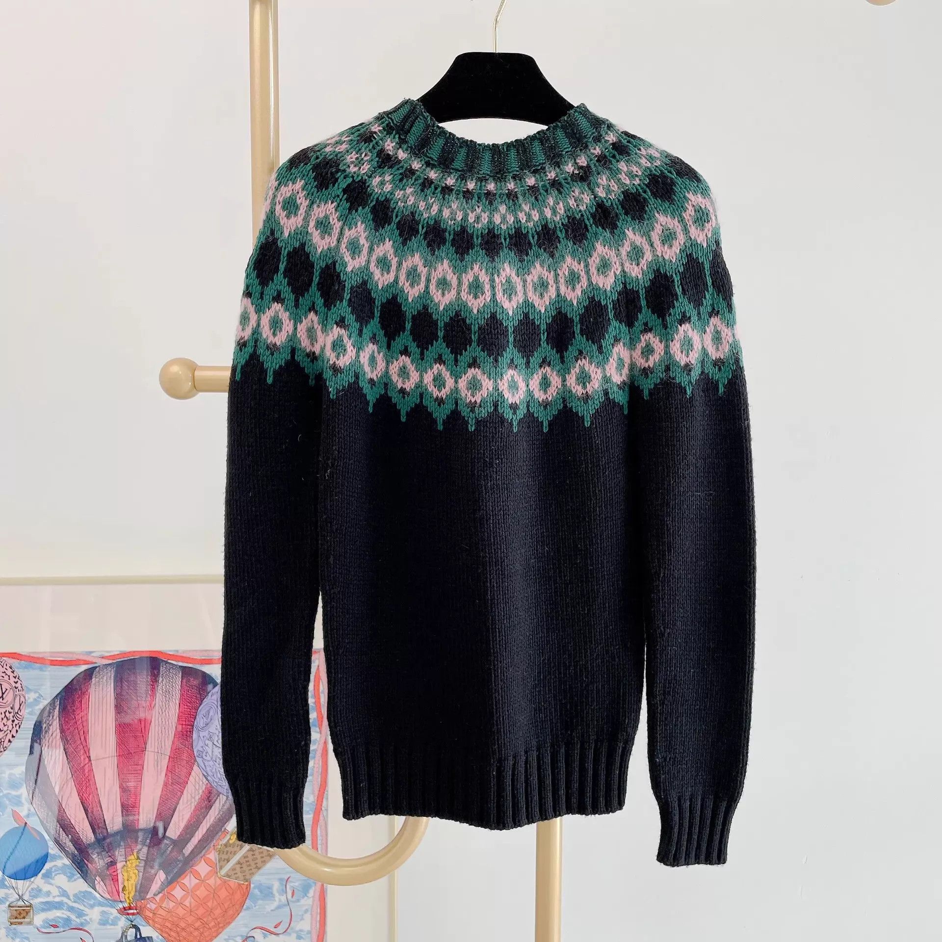 Gucci Gucci Wool Top XS Used Size XS / US 0-2 / IT 36-38 - 2 Thumbnail