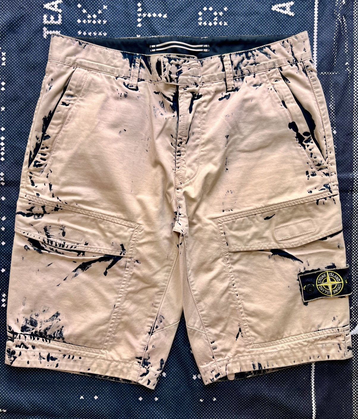 Stone Island Stone Island Hand Corrosion Cargo Shorts Type RE W30 Size US 30 / EU 46 - 5 Thumbnail