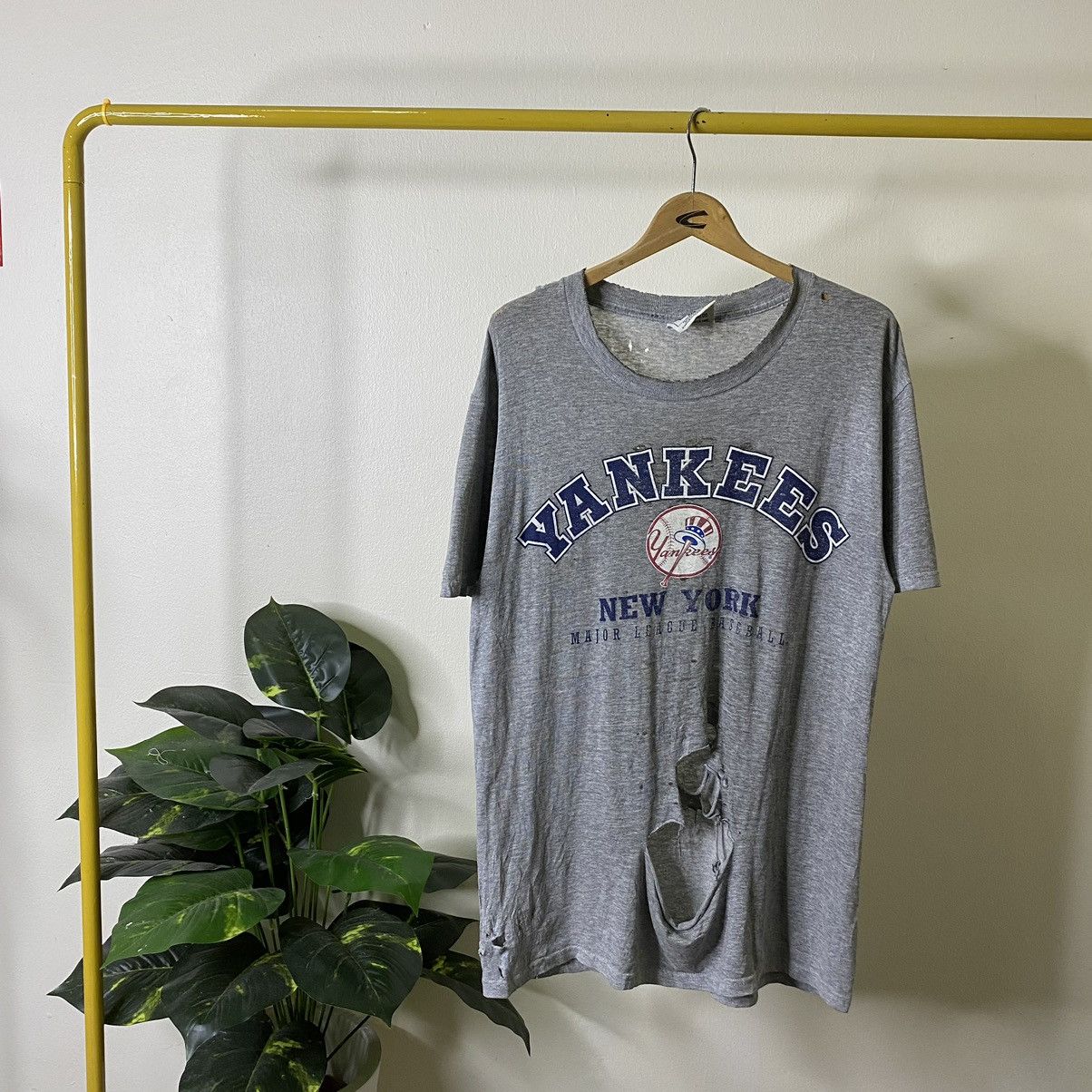 MLB × New York Yankees × Vintage Vintage 1990s NY Yankees MLB by Nutmeg Mills Distressed Tee Size US M / EU 48-50 / 2 - 1 Thumbnail