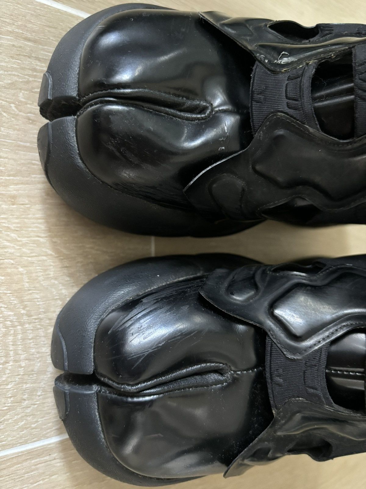 Maison Margiela × Reebok [RARE] Maison Margiela x Reebok Instapump Fury Tabi (Black) Size US 6 / IT 36 - 14 Thumbnail