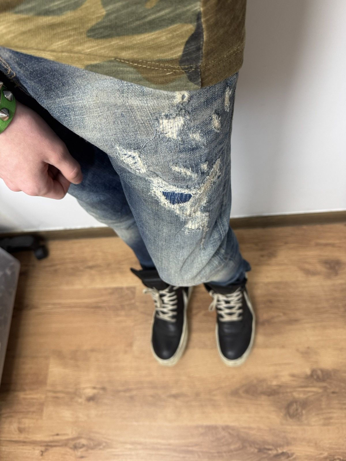 Japanese Brand Distressed Slim Fit Jeans Vintage Wash Denim Leather detail Size US 30 / EU 46 - 3 Thumbnail