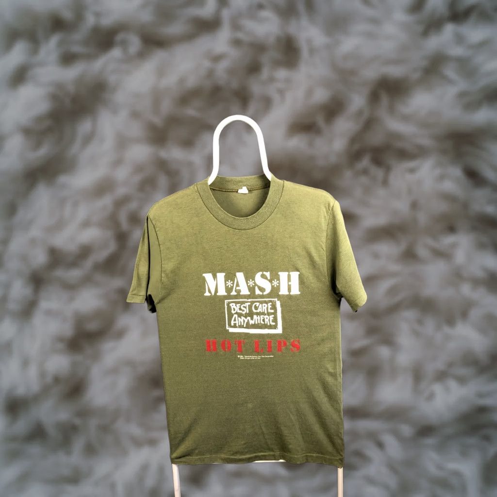 Vintage M.A.S.H. Hot Lips Vintage T-Shirt Cotton Men L Green 80s Movie Twentieth Century-Fox Vintage Mens T-Shirt Size US L / EU 52-54 / 3 - 1 Thumbnail