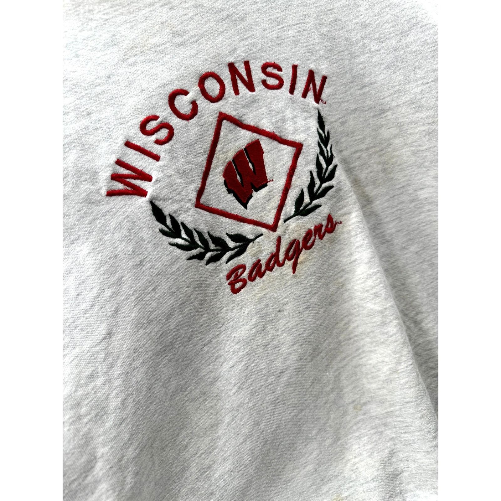 Vintage 1990's Wisconsin University Badgers Embroidered Crewneck Size US XL / EU 56 / 4 - 9 Thumbnail