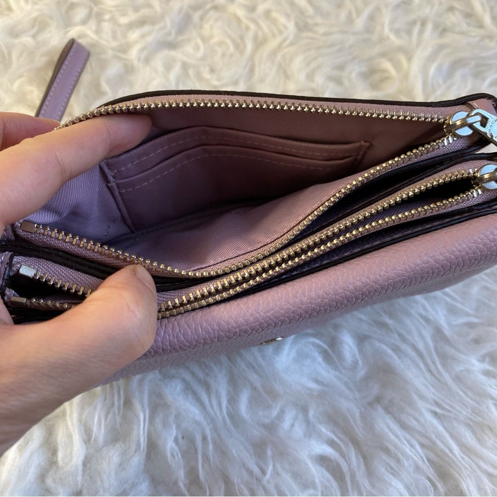 Coach Coach Clutch with Gold Hardware and Wrist Strap Size ONE SIZE - 11 Thumbnail