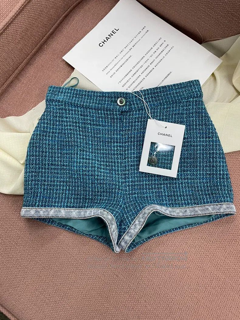 Chanel Chanel 22P peacock blue tweed knitted shorts Size 42" / US 20 - 1 Thumbnail