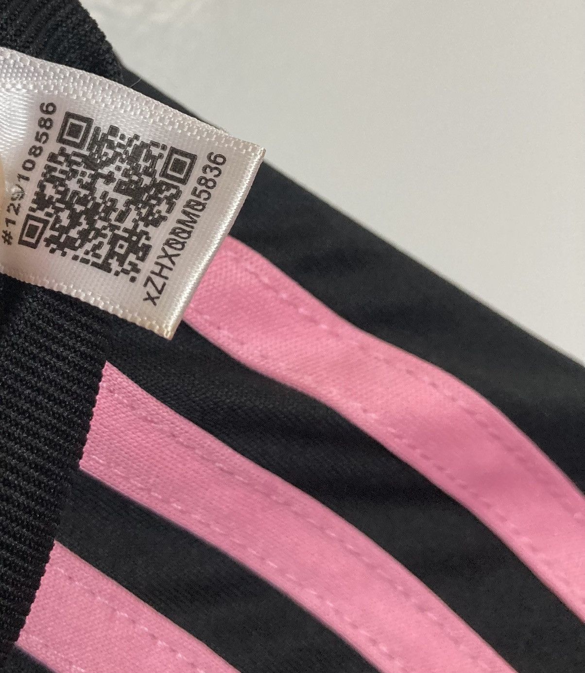 Adidas ADIDAS INTER MIAMI CF LIONEL MESSI 10 JERSEY 2023 MLS SOCCER Size US L / EU 52-54 / 3 - 15 Thumbnail