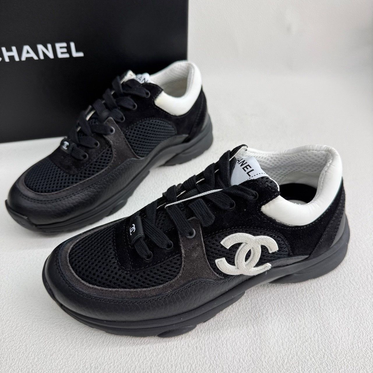 Chanel Chanel Leather Black Lowtop Sneakers us_6 Women Size US 6 / IT 36 - 1 Thumbnail