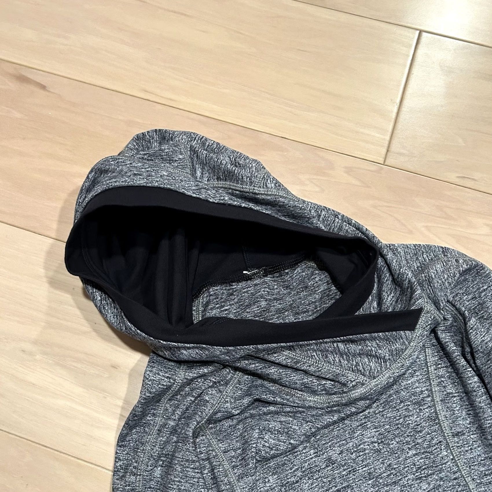 Lululemon Lululemon Think Fast Hoodie Pullover Long Sleeve Women’s 2 Gray Solid Logo Athletic Run & Jogging City Apparel Athleisure Pullover Womens Size 2 Size XS / US 0-2 / IT 36-38 - 4 Thumbnail