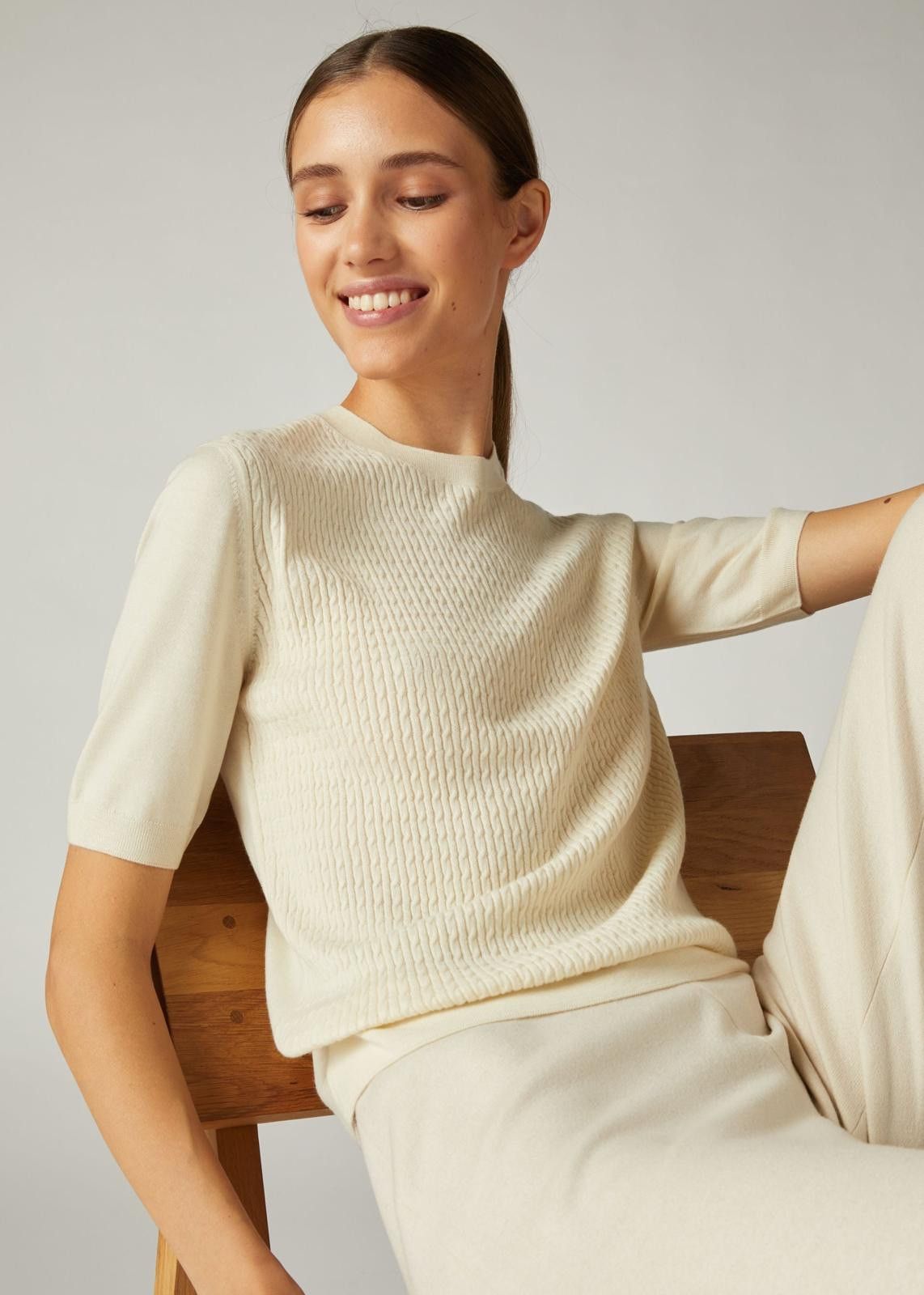Loro Piana o1srvl11e0125 Short- Sleeved Roundneck Sweater in Ivory Size S / US 4 / IT 40 - 6 Thumbnail