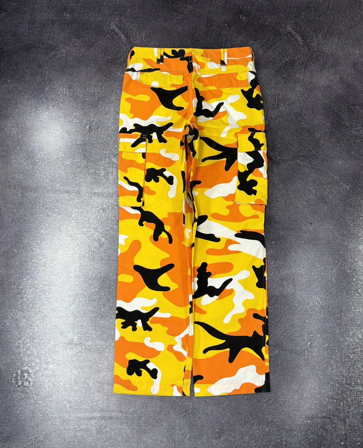 Karl Kani Vintage Karl Kani Y2K Camo Military Hype Baggy Cargo Pants Size US 32 / EU 48 - 2 Thumbnail