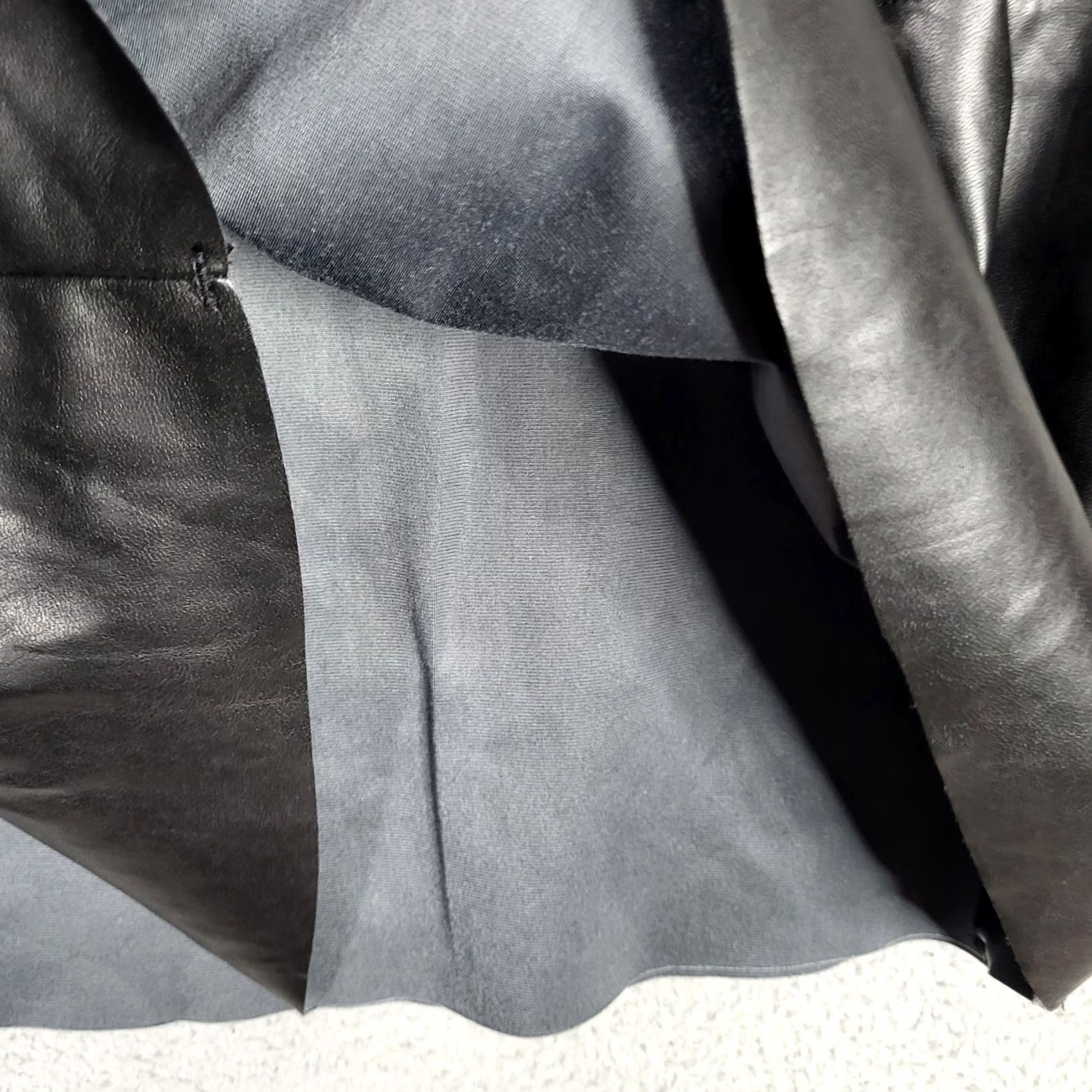 Vintage Wilfred Women’s black mini faux leather wrap skirt M Skirt Short Spring Summer Fall Winter Ladies Regular Size Black Size 32" / US 10 / IT 46 - 3 Thumbnail