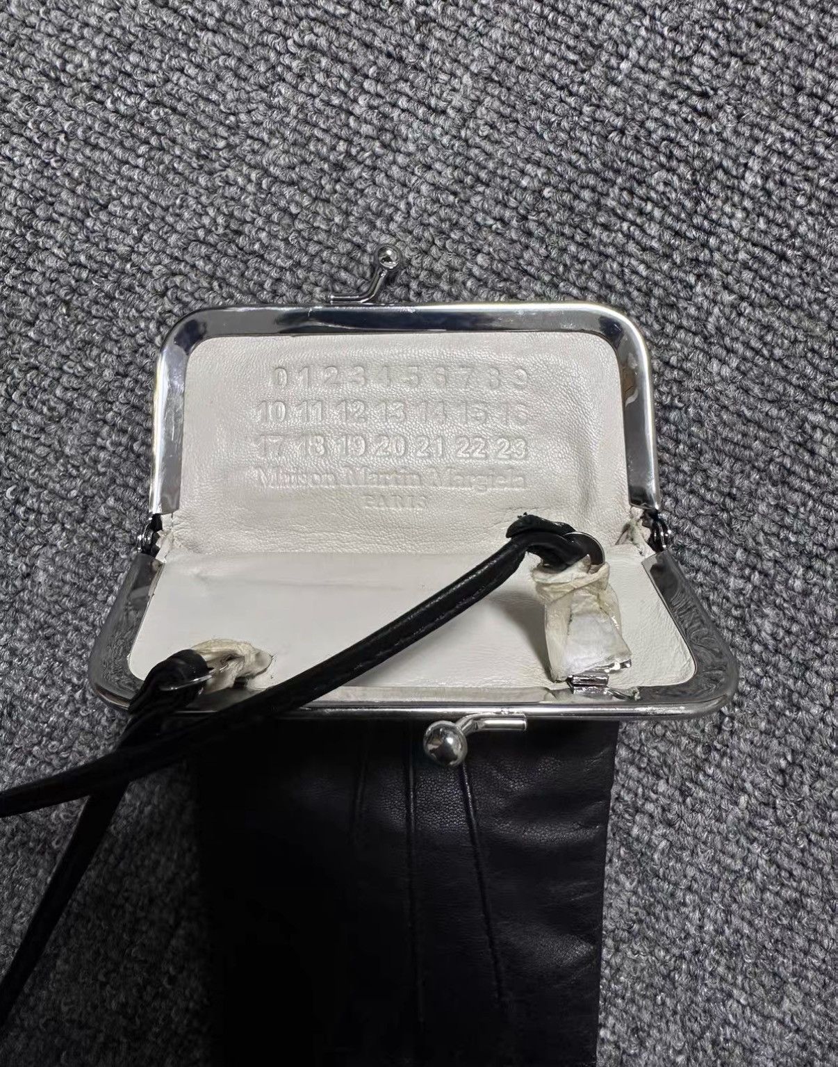 Maison Margiela Maison Margiela Discontinued Glove Frame Bag J37 Size ONE SIZE - 5 Thumbnail