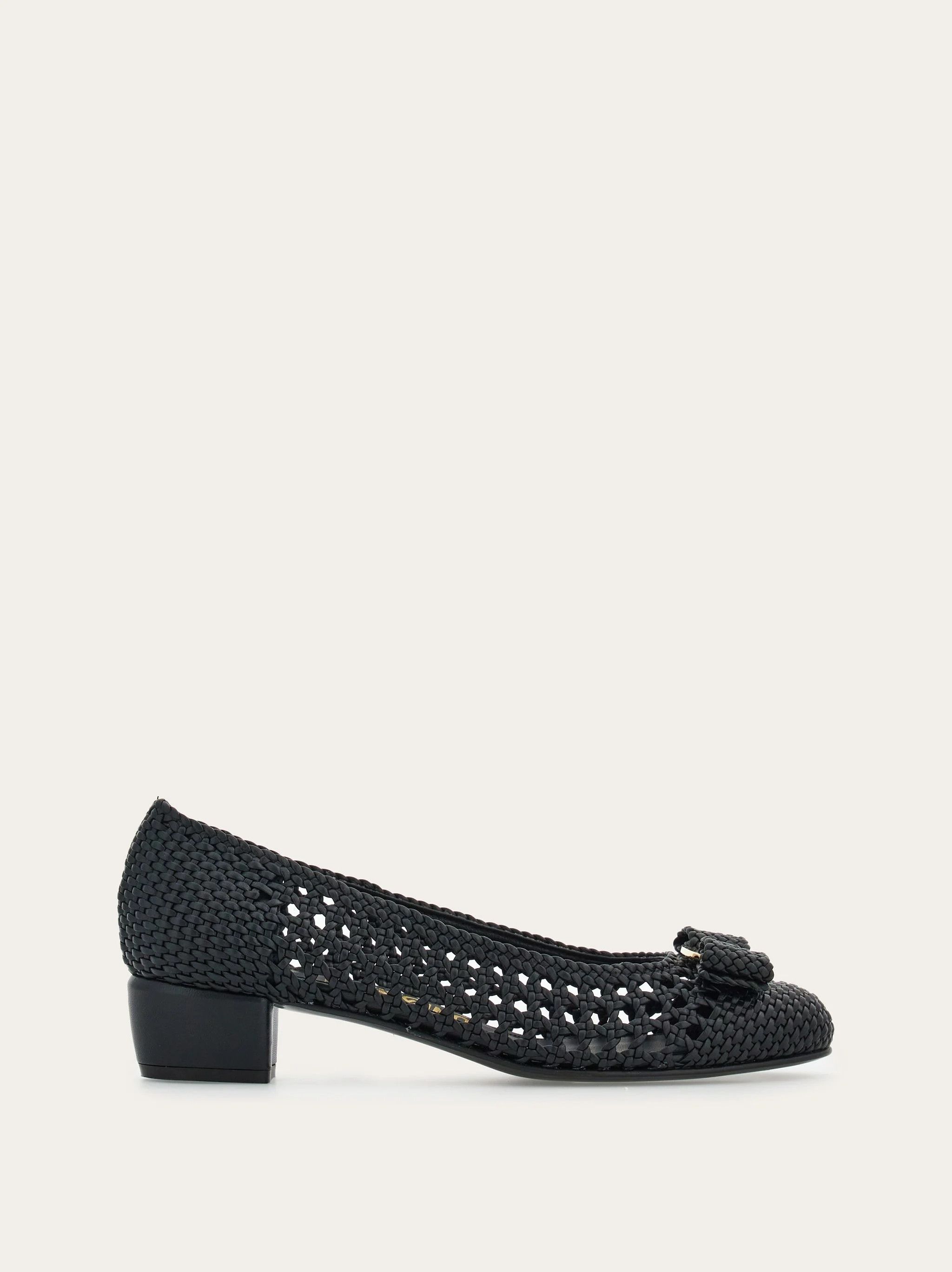 Salvatore Ferragamo o1s1rm0924 Vara Woven Pumps in Black Size US 8.5 / IT 38.5 - 1 Thumbnail
