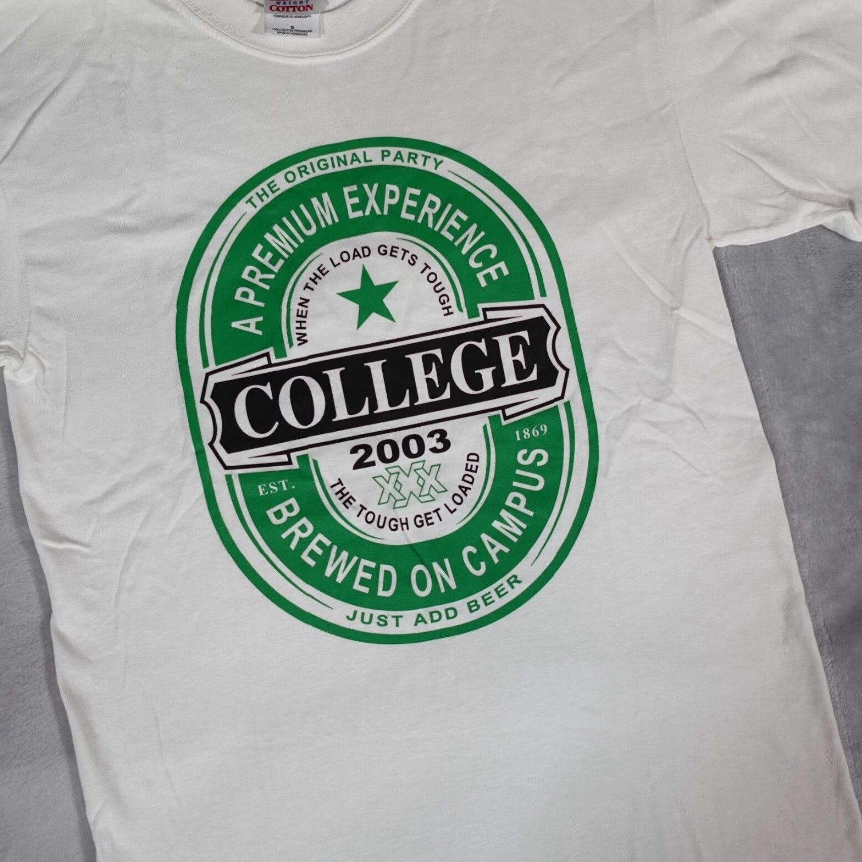 Vintage VINTAGE College Beer Parody T Shirt Men Small White Graphic Print 2000s Liquor Drinking Unisex Size US S / EU 44-46 / 1 - 2 Thumbnail