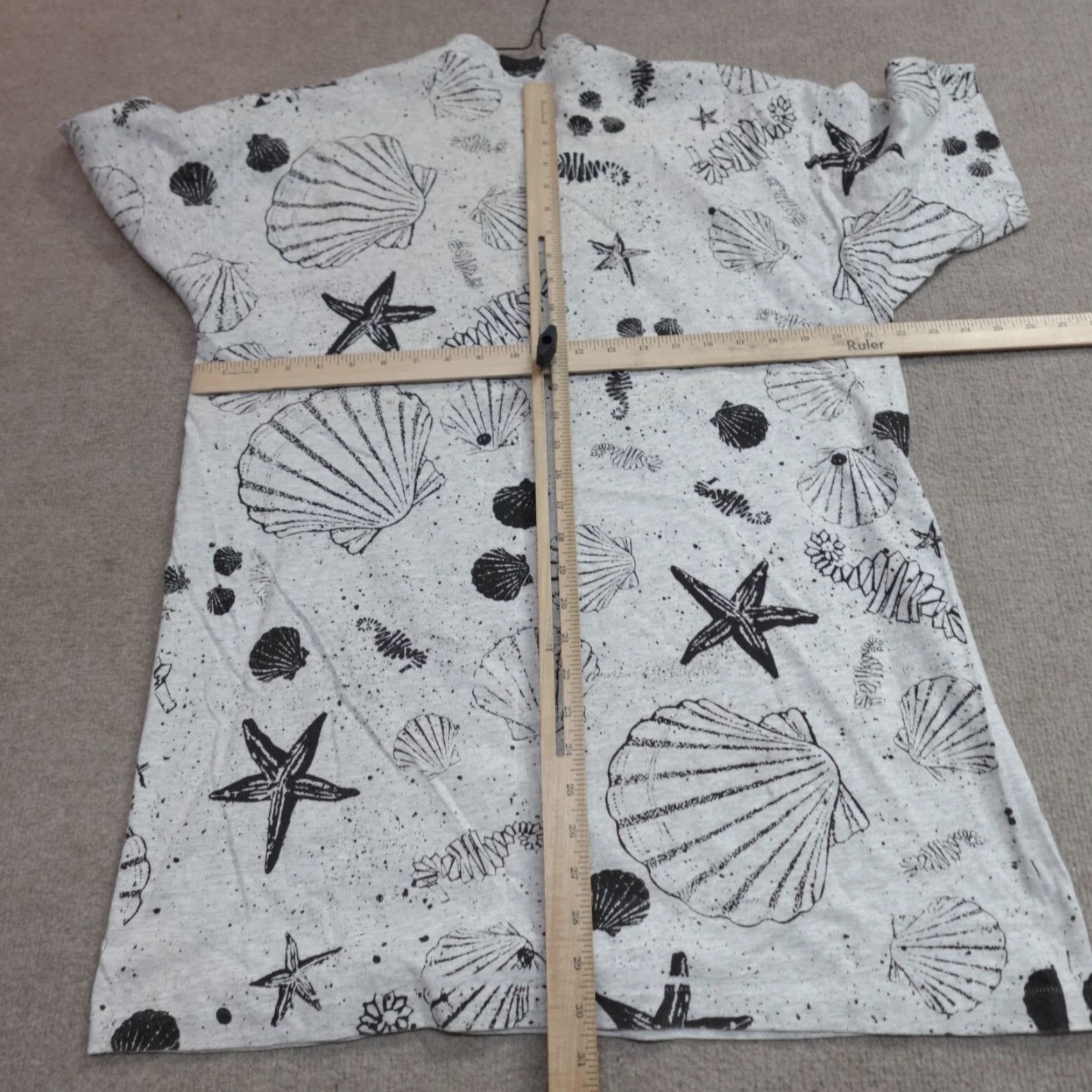 Vintage VINTAGE Paradise Island Shirt Men L White All Over Print Seashells Signal 1990s T-Shirt Shirt Boys Girls Size US L / EU 52-54 / 3 - 7 Thumbnail