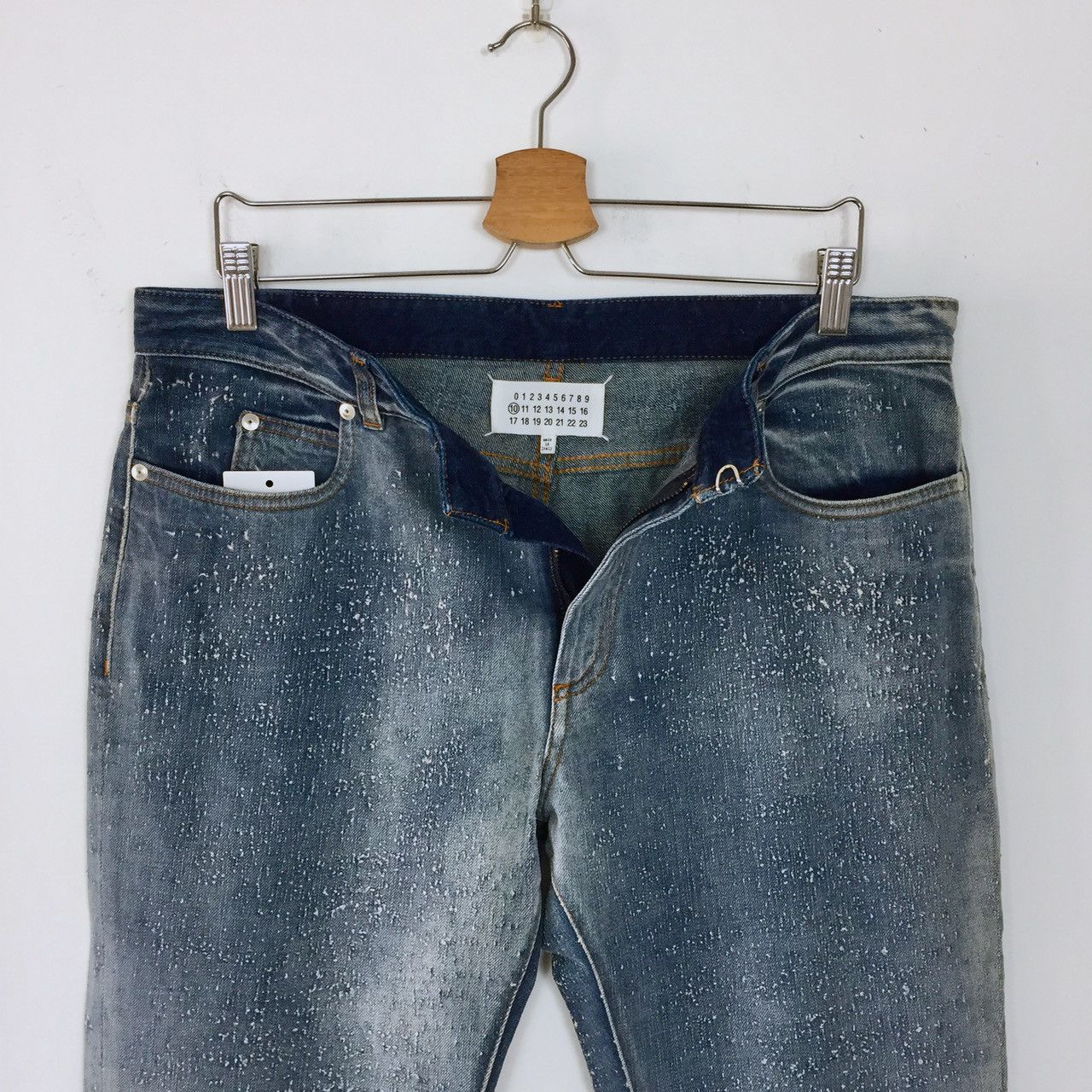 Maison Margiela MAISON MARGIELA 2015FW LIGHT BLUE PILLING JEANS Size US 36 / EU 52 - 3 Thumbnail