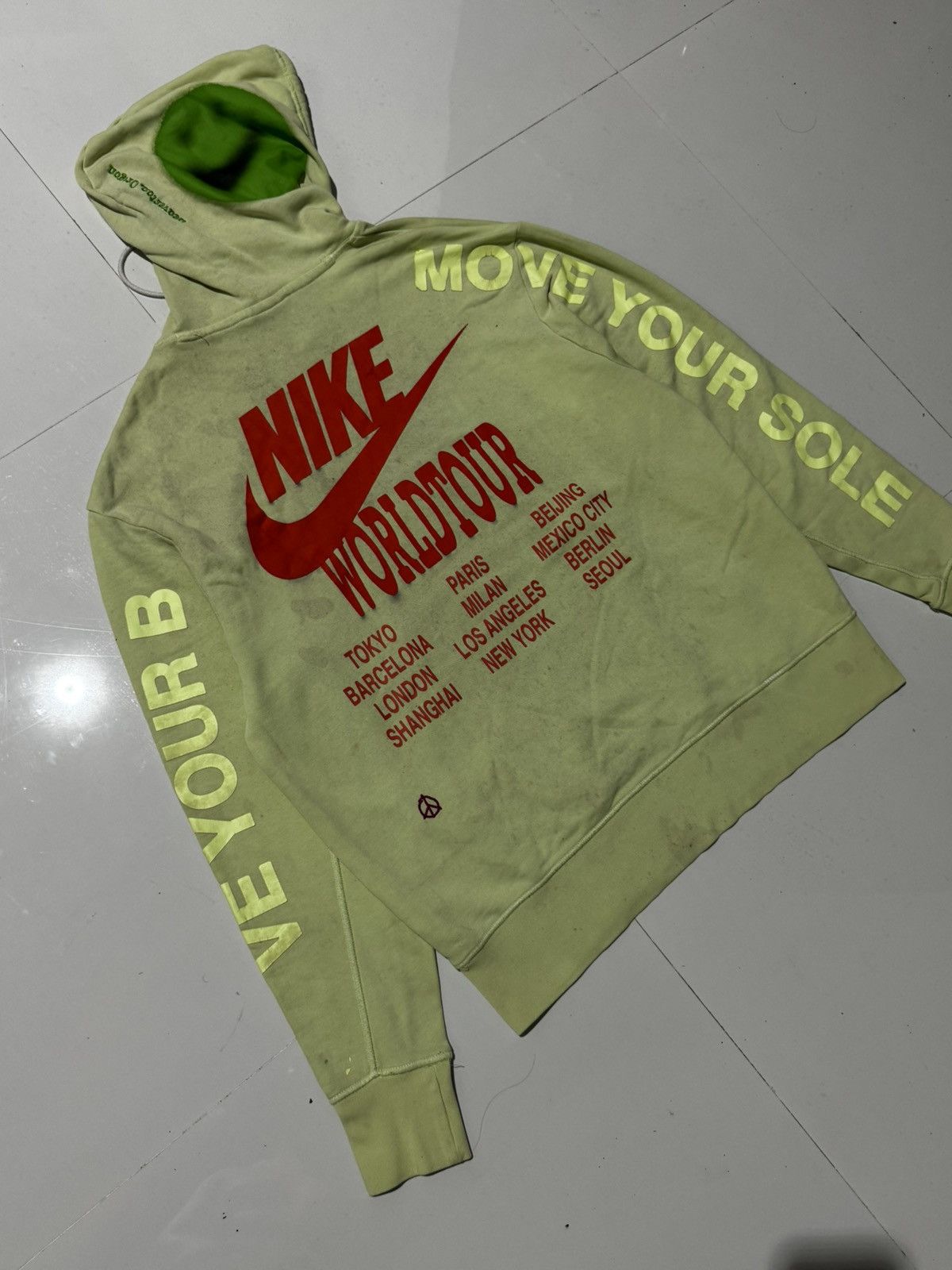 Nike Nike World Tour Graffiti Print Hoodie Size US XL / EU 56 / 4 - 13 Thumbnail