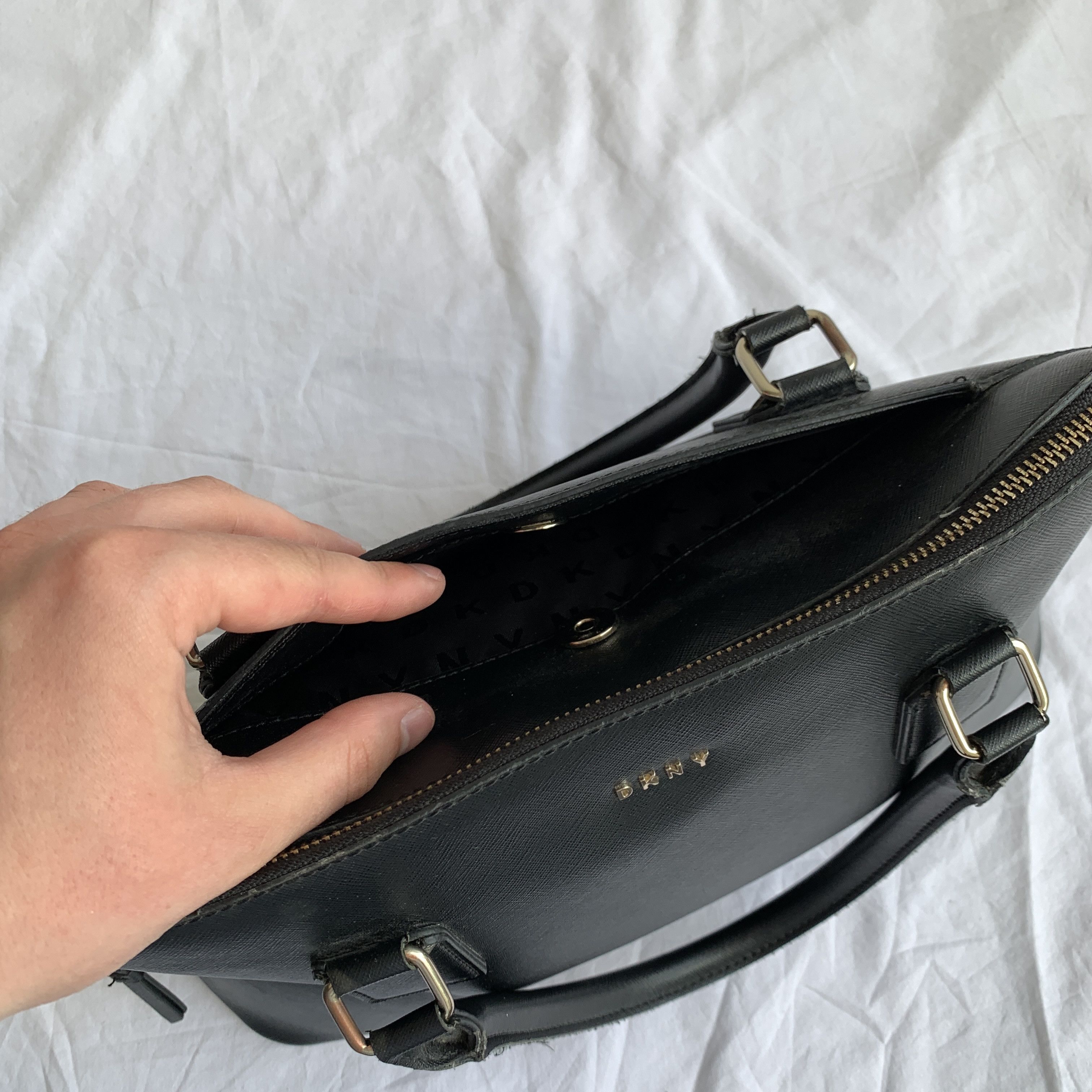 DKNY DKNY Donna Karan New York Women's Shoulder Crossbody Bag Size ONE SIZE - 7 Thumbnail
