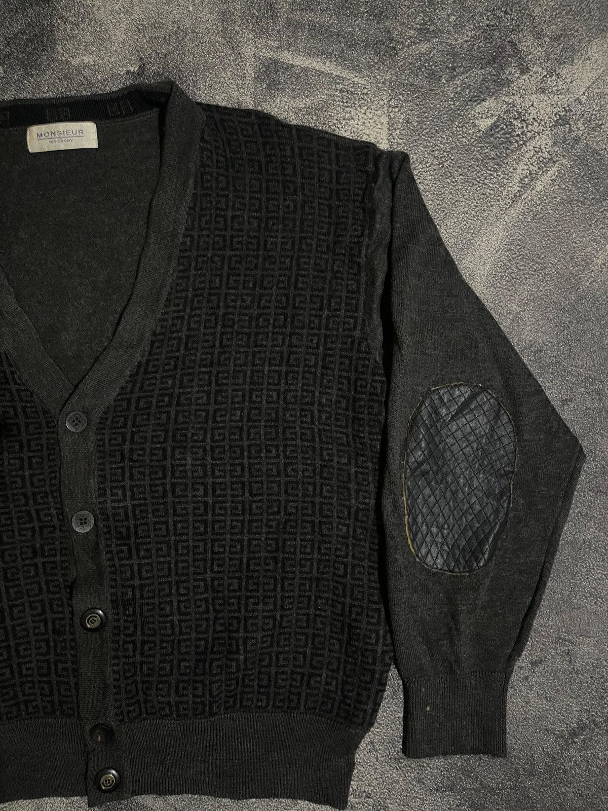 Givenchy × Vintage Givenchy Monogram Cardigan Knitted Size US M / EU 48-50 / 2 - 5 Thumbnail