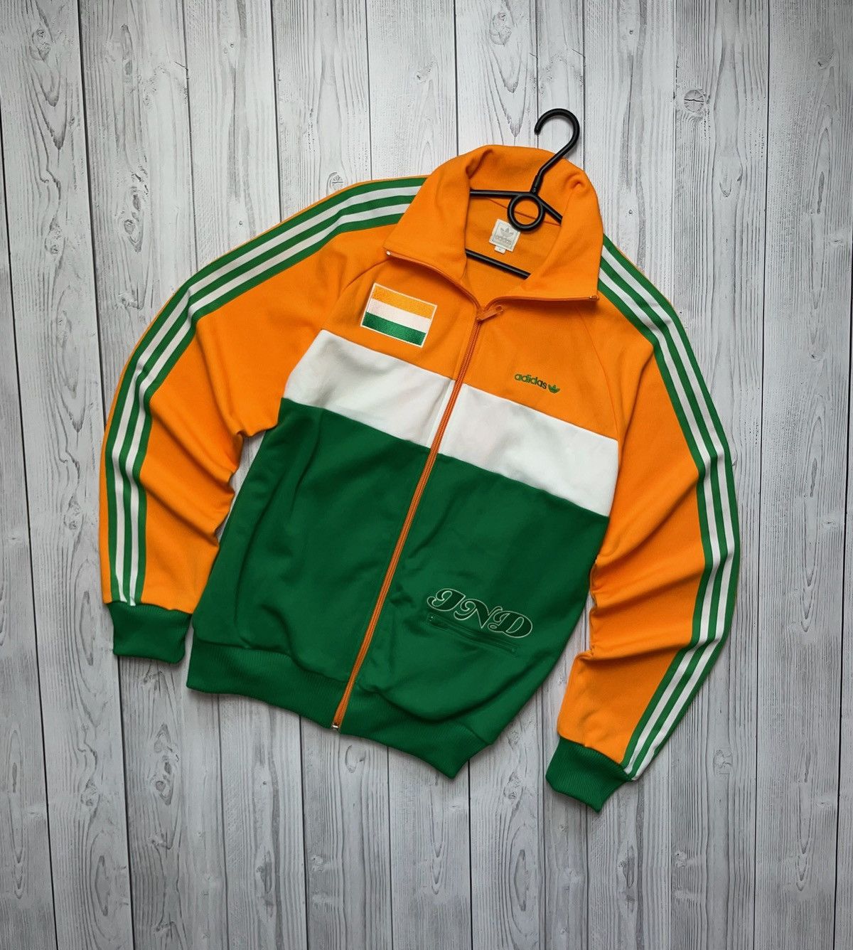Adidas × Vintage Vintage adidas India soccer jersey size M logo rare Size US M / EU 48-50 / 2 - 1 Thumbnail