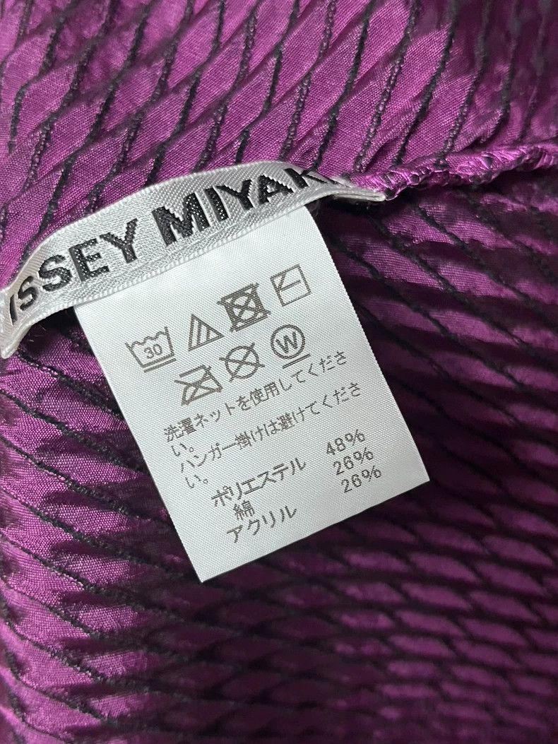 Issey Miyake Issey Miyake size:2 A deep purple fish-scale pleated blous Size S / US 4 / IT 40 - 4 Thumbnail