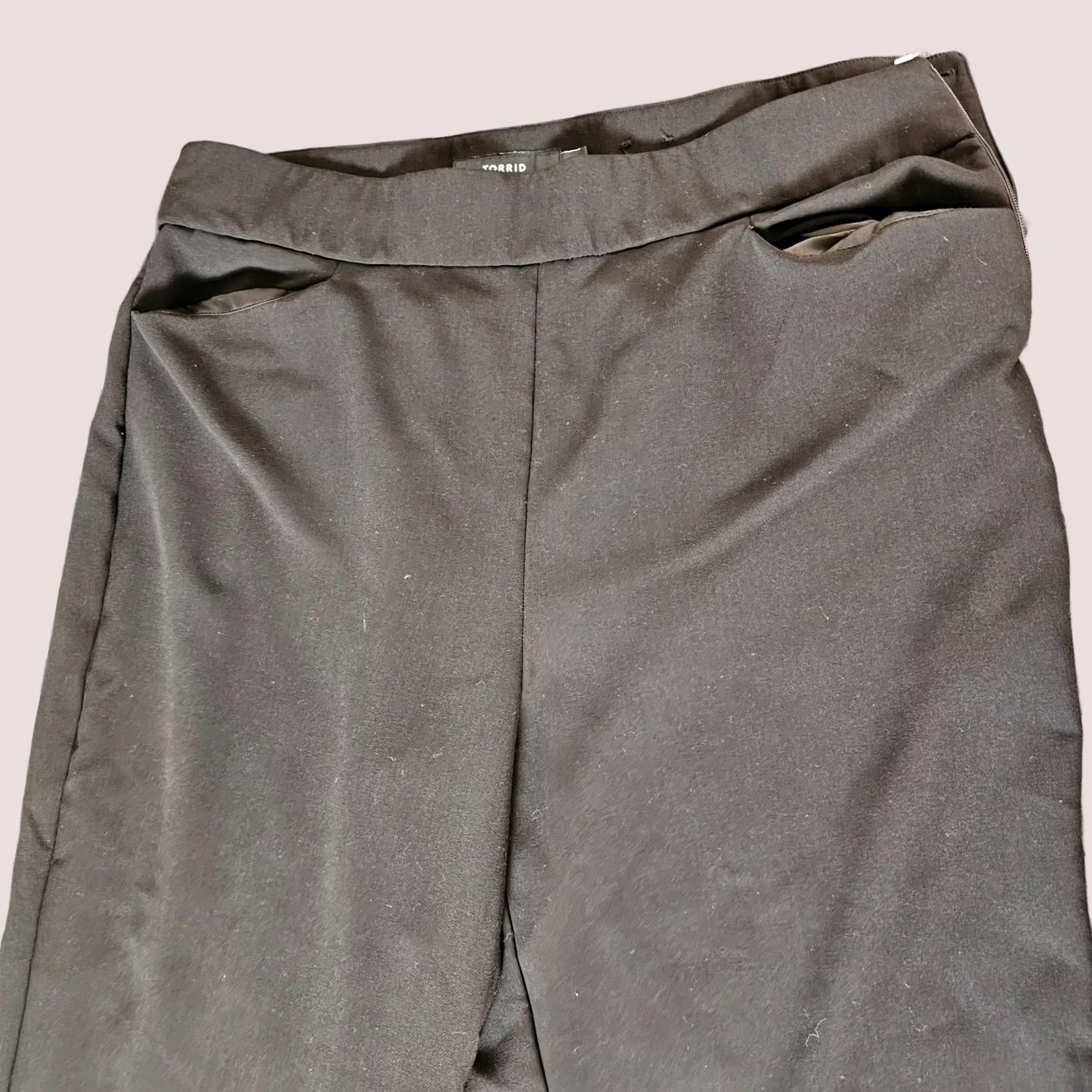 Torrid Torrid Pants Cropped Wide-Leg Black 16 Plus Size Womens Tailored Nylon Rayon Spandex Ponte Zipper Side Inseam 20.5in Casual Dress Career Size 38" / US 16 / IT 52 - 1 Thumbnail