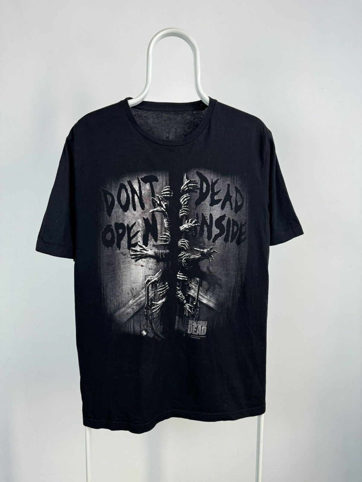 Band Tees 2015 Walking Dead Big Logo Tee Size US L / EU 52-54 / 3 - 1 Thumbnail