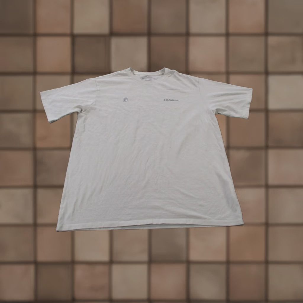 Patagonia Patagonia Shirt Mens M White Responsibili Tee Base Layer Hiking Basic Fish Outdoor Size US M / EU 48-50 / 2 - 1 Thumbnail