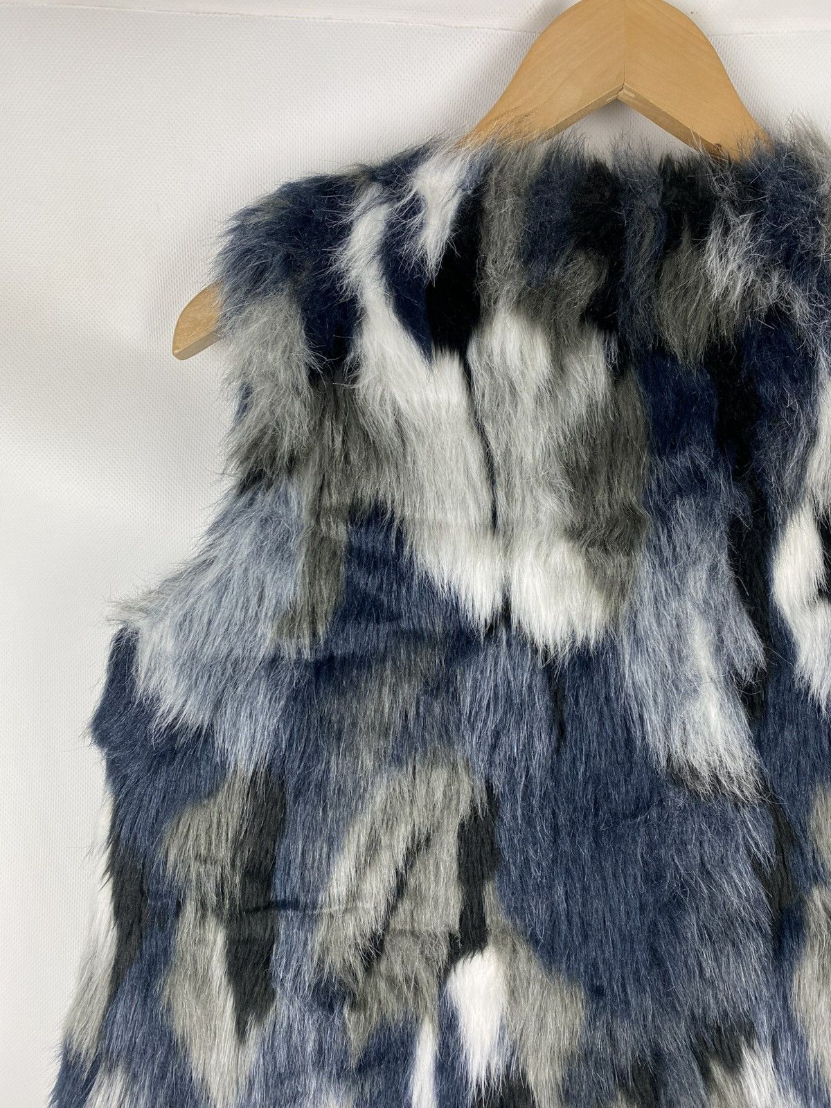 Armani Armani Jeans Ladies Faux Fur Sleeveless Vest Waistcoat Size M / US 6-8 / IT 42-44 - 14 Thumbnail