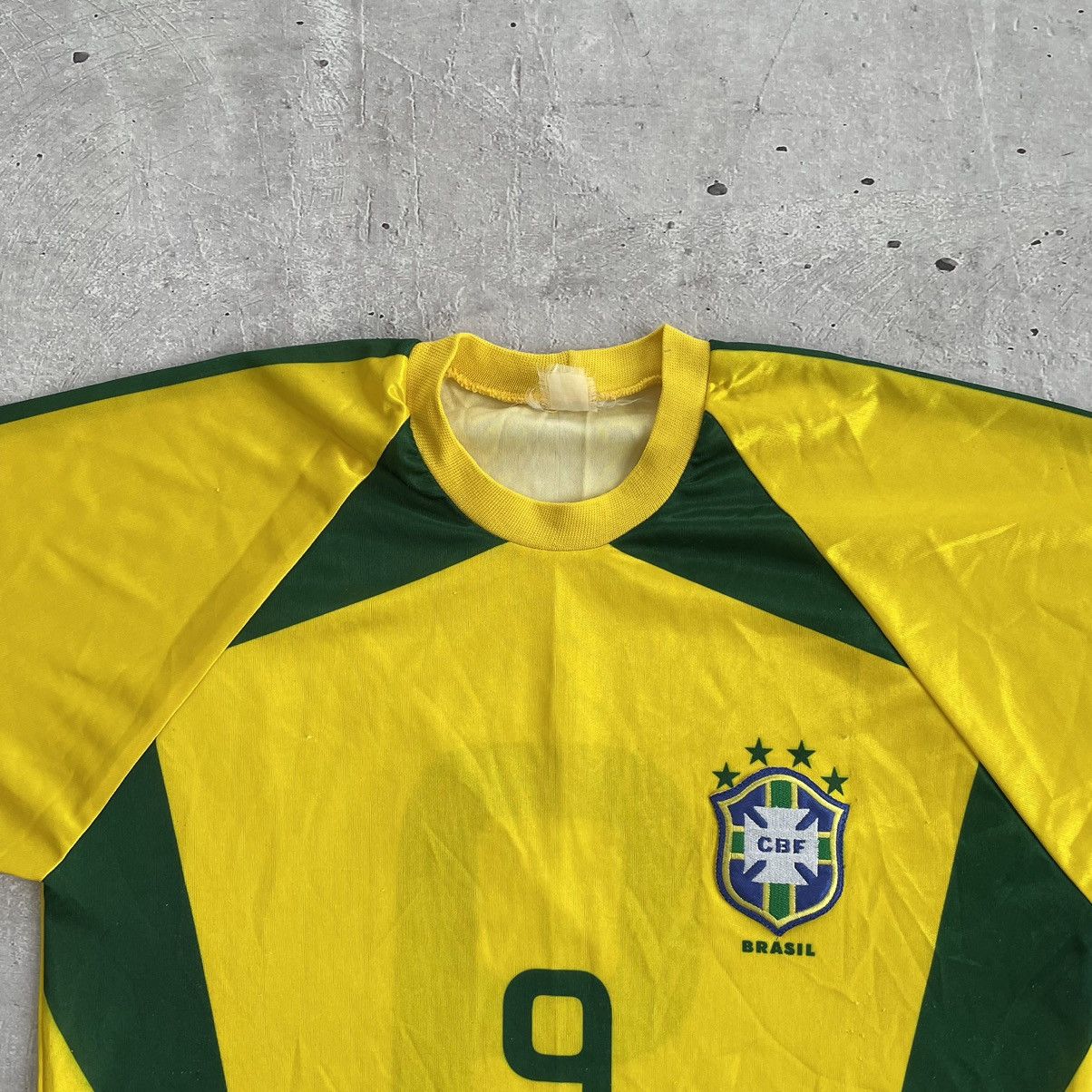 Vintage Vintage Home Brazil Soccer T-shirt #9 y2k Size US XL / EU 56 / 4 - 5 Thumbnail