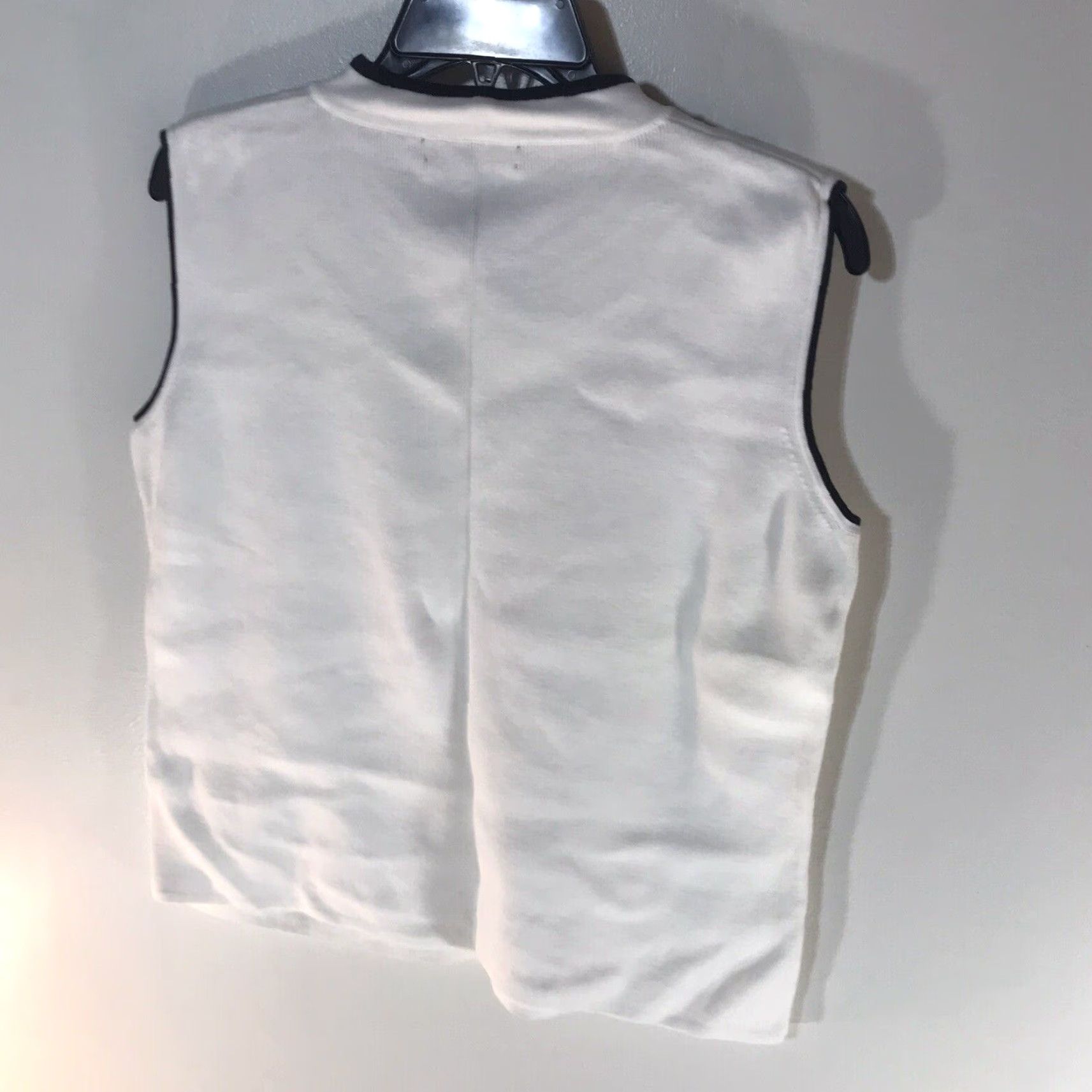 Vintage Good Clothes Sweater Women XL Blk/Wht Sleeveless V-Neck Knit 100% Cotton Cap Sleeve Embroidered Logo Pullover Easy Care Size XL / US 12-14 / IT 48-50 - 2 Thumbnail