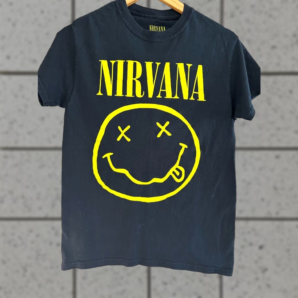 Vintage Nirvana T-Shirt Black Small Men Short Sleeve Crew Neck Cotton Polyester Brand Nirvana Regular All Seasons Band 90s? Size US S / EU 44-46 / 1 - 1 Thumbnail