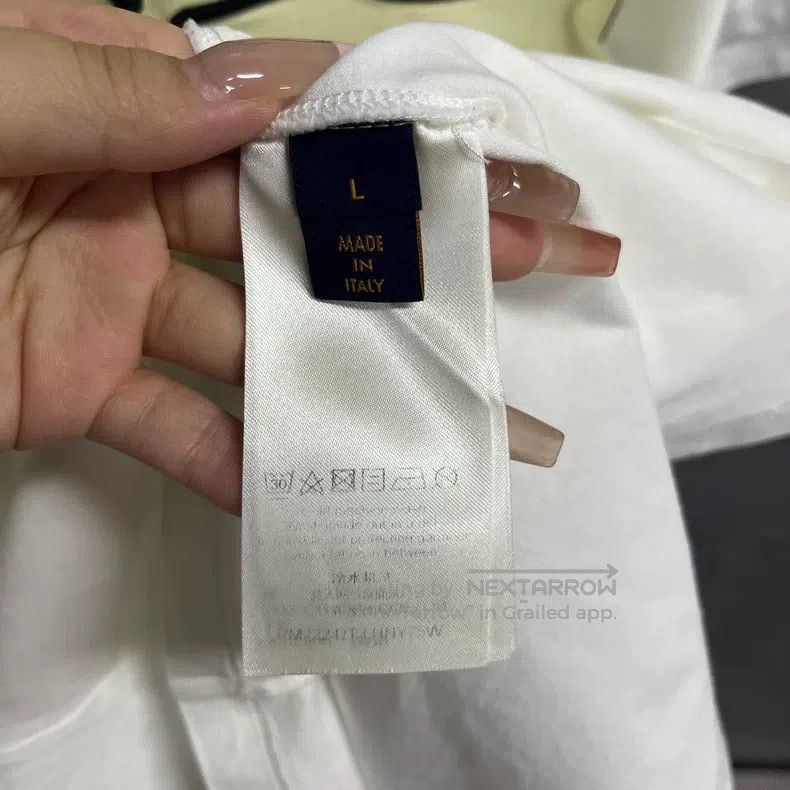 Louis Vuitton Louis Vuitton White solid monogram Logo printed crewneck l Size US L / EU 52-54 / 3 - 4 Thumbnail