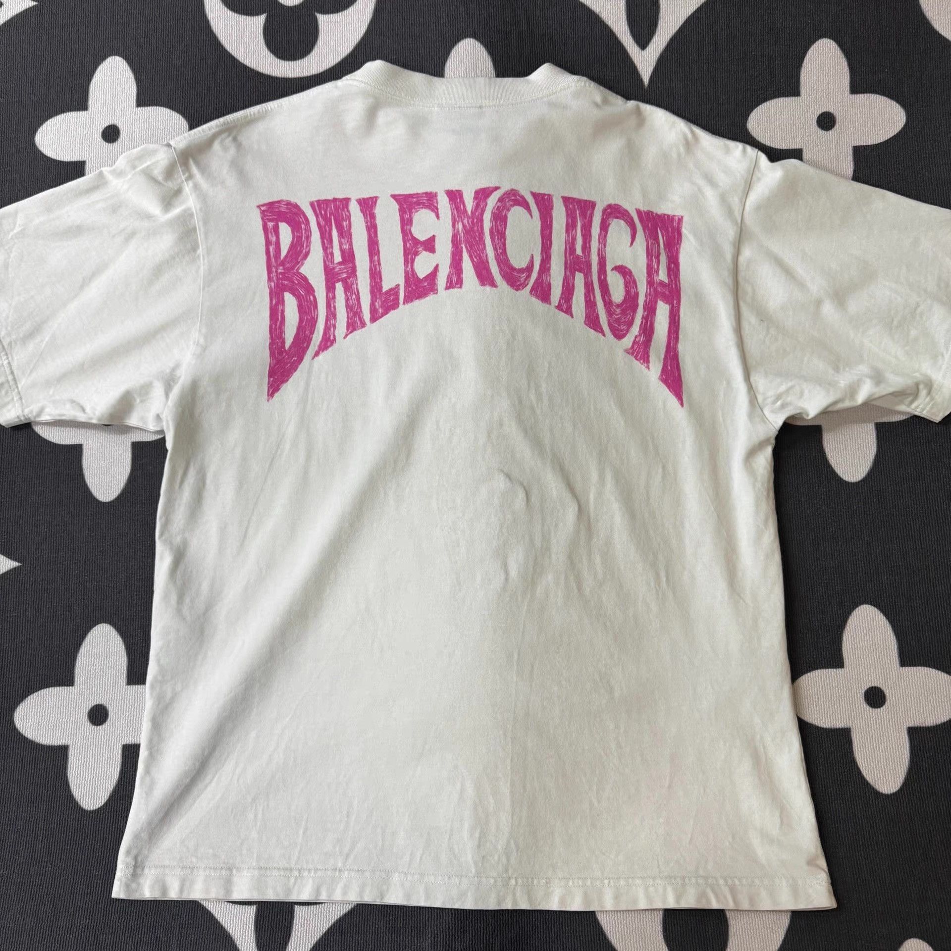 Balenciaga Balenciaga Pink Logo Short Sleeve T-shirt Q10 Size US M / EU 48-50 / 2 - 2 Thumbnail