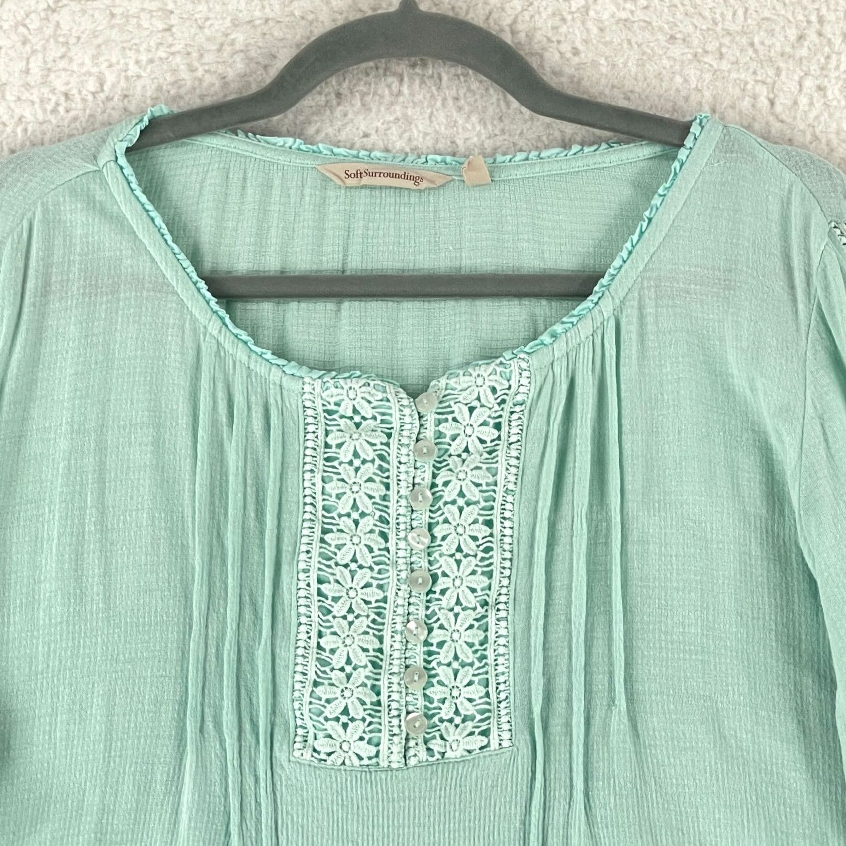 Soft Surroundings Soft Surroundings Ceclia Embroidered Shirt Womens PM Green Long Sleeve Shirt Size M / US 6-8 / IT 42-44 - 4 Thumbnail