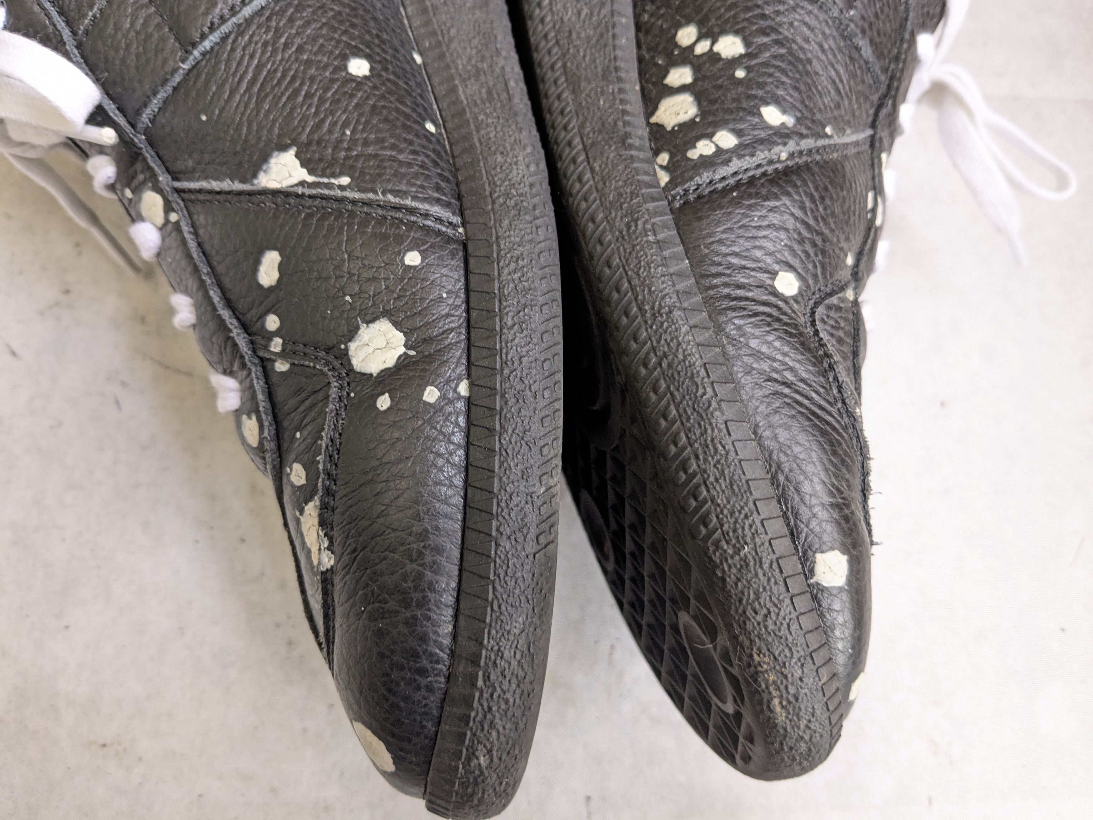 Maison Margiela Maison Margiela Replica GAT Black Paint Splatter 12 45 White Size US 12 / EU 45 - 15 Thumbnail