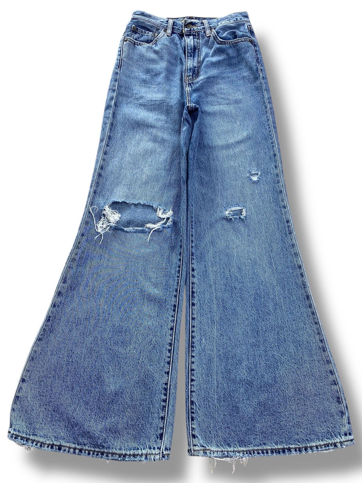 Levi's Levi’s Blue Wash Ripped Style Flare Jeans Size US 26 / EU 42 - 1 Thumbnail