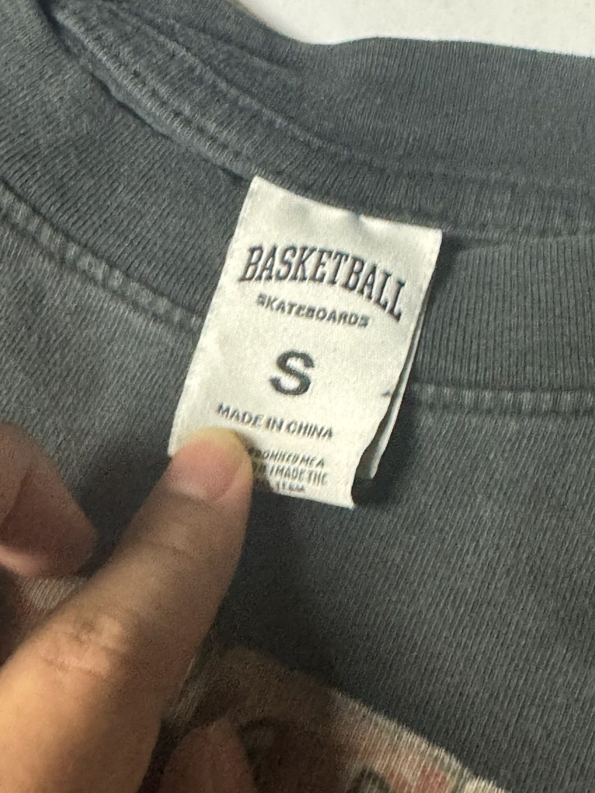 Vintage Basketball Skateboard shirt Size US S / EU 44-46 / 1 - 3 Thumbnail