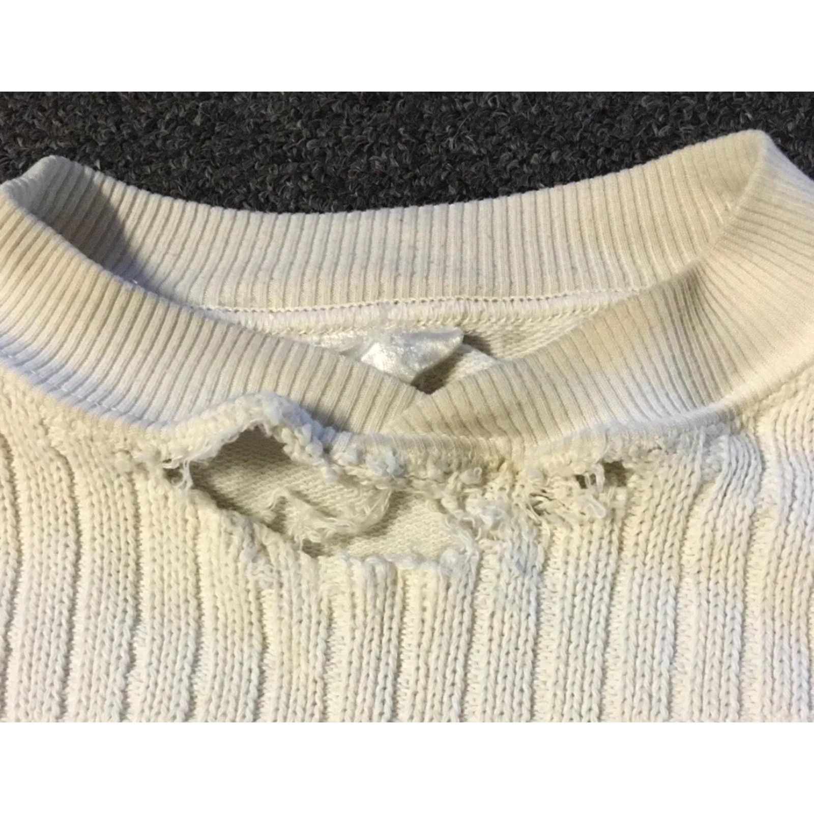 Vintage VINTAGE University Of Maine Thrashed Faded Sweatshirt S Hoodie Men Small White 60s 70s College Sports Track Retro 80s 90s Pullover Distressed Size US S / EU 44-46 / 1 - 4 Thumbnail