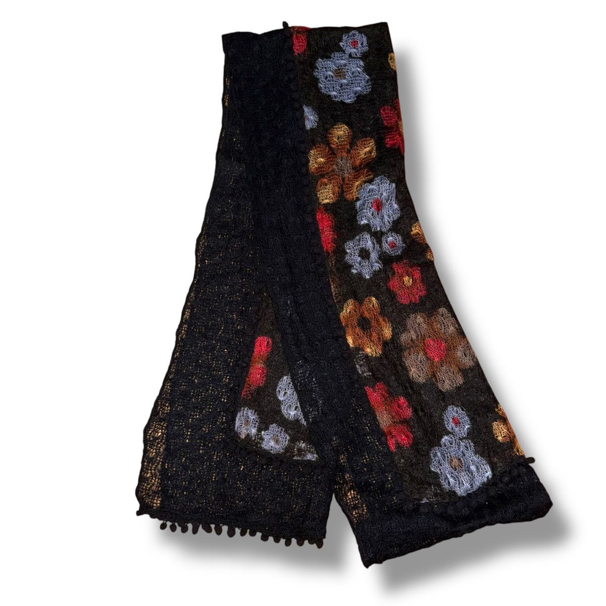Vintage Vintage black floral embroidered scarf Size ONE SIZE - 1 Thumbnail
