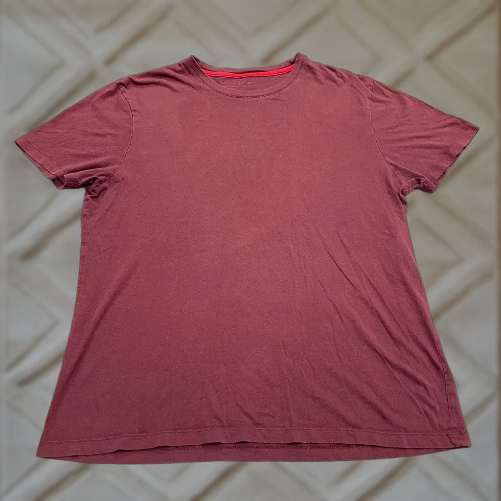 Banana Republic VINTAGE Banana Republic Men’s T-Shirt Large Red Cotton Crew Neck Classic Tee Size US L / EU 52-54 / 3 - 1 Thumbnail