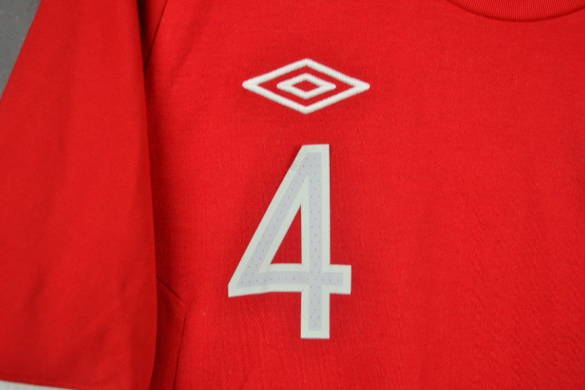 Umbro England 2010 2012 away Gerrard soccer football jersey Size US M / EU 48-50 / 2 - 4 Thumbnail