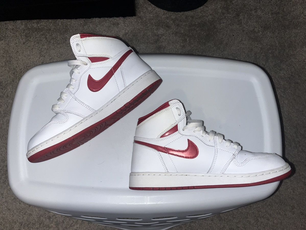 Jordan Brand Air jordan 1 Metallic red Size US 7 / EU 40 - 2 Thumbnail