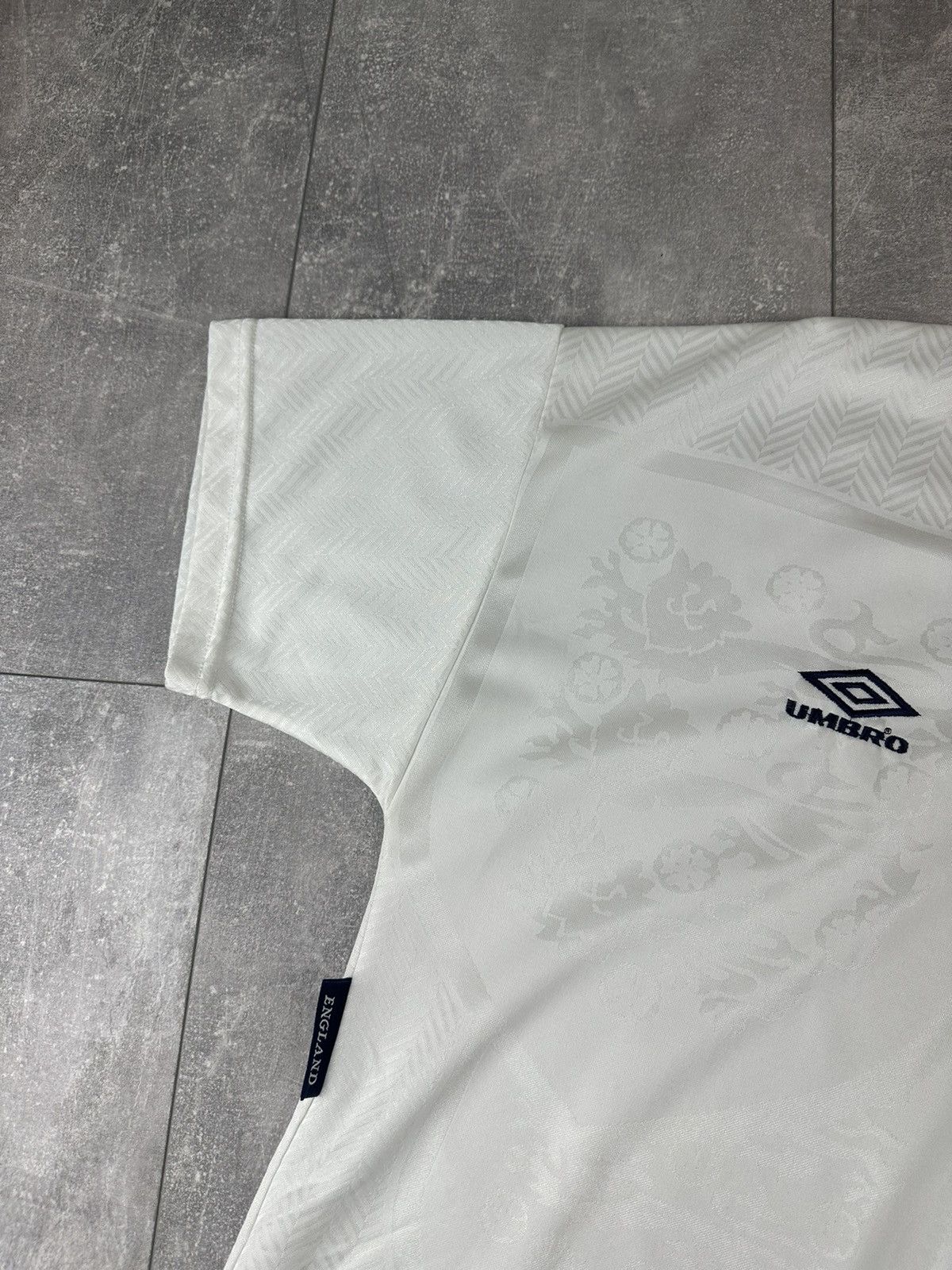 Umbro Umbro England National Team 1993/94 Home Retro Jersey Size US L / EU 52-54 / 3 - 4 Thumbnail