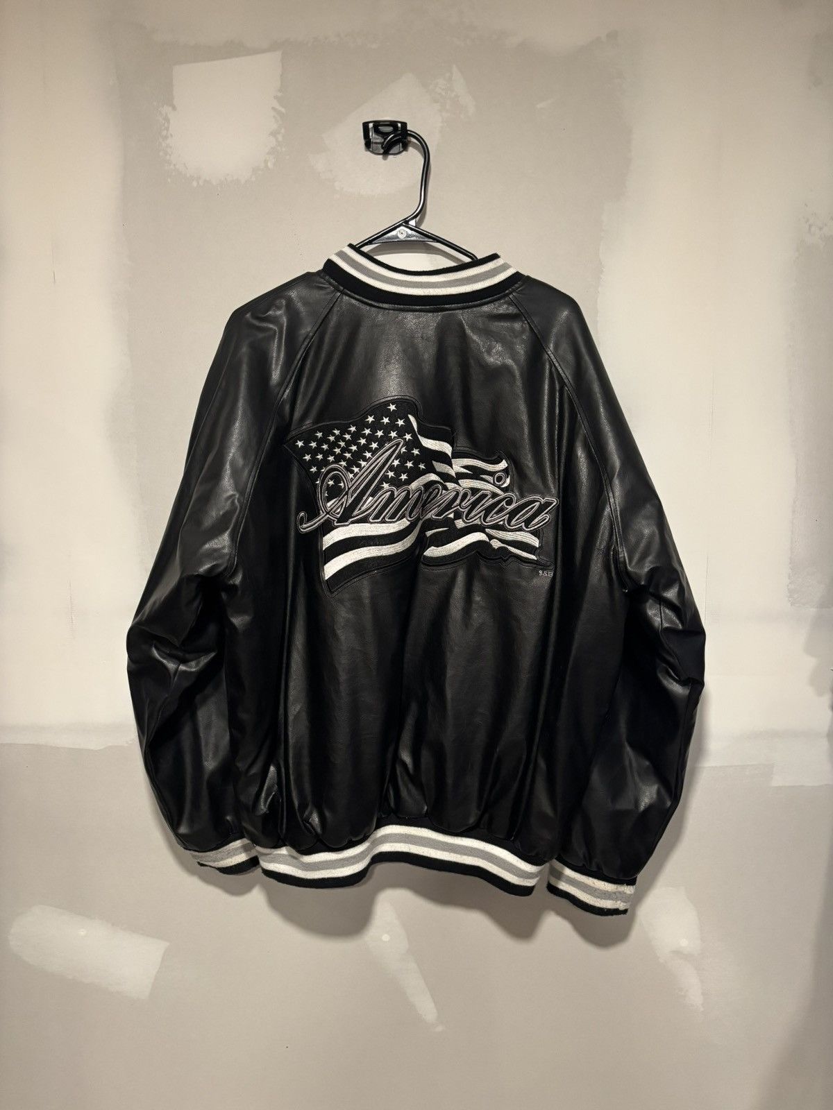 Steve And Barrys × Vintage Vintage Steve & Barry’s Black America Leather Varsity Jacket Size US L / EU 52-54 / 3 - 3 Thumbnail