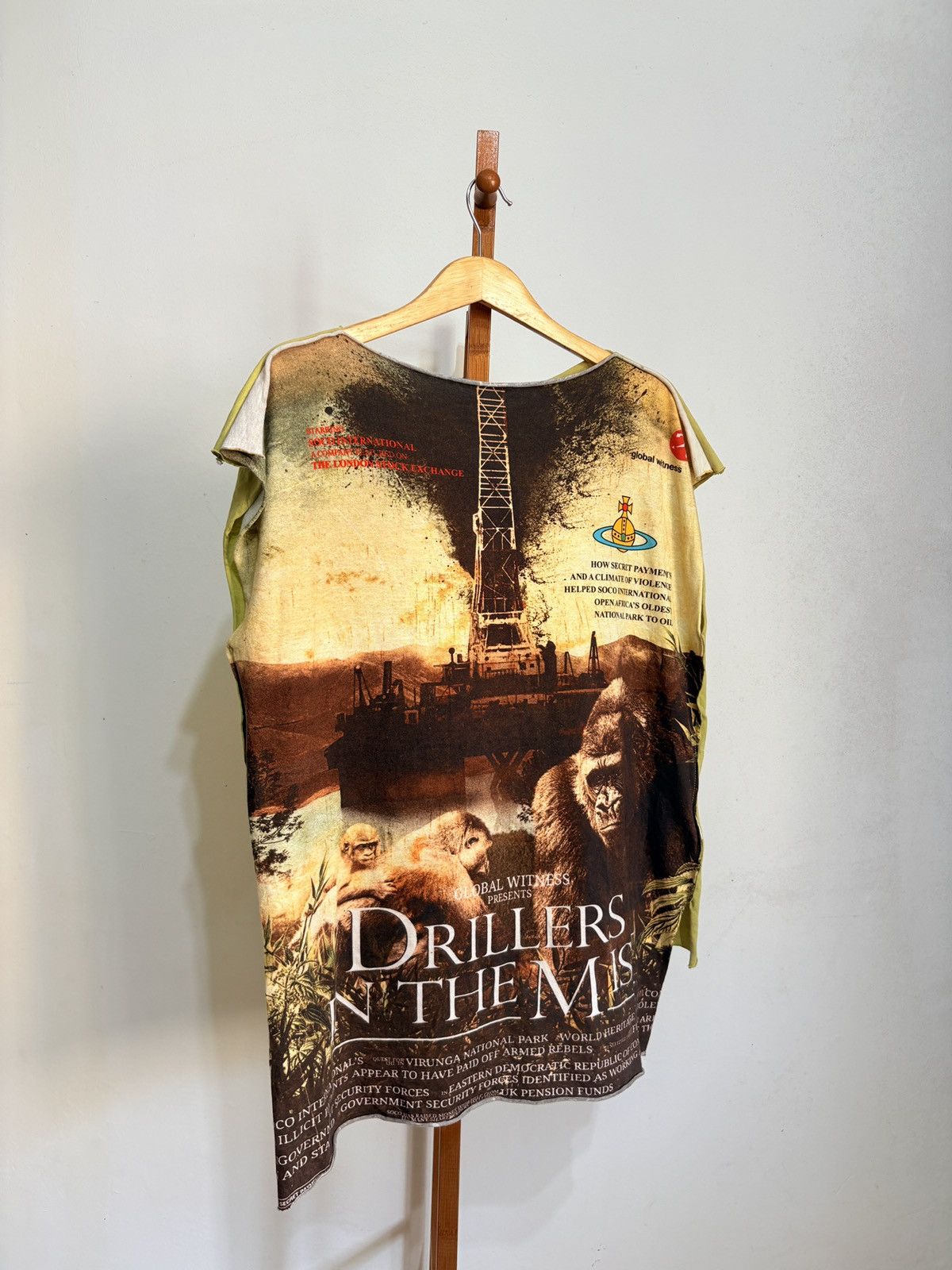 Vivienne Westwood SS2015 Vivienne Westwood Global Witness Tank Top Size US L / EU 52-54 / 3 - 7 Thumbnail