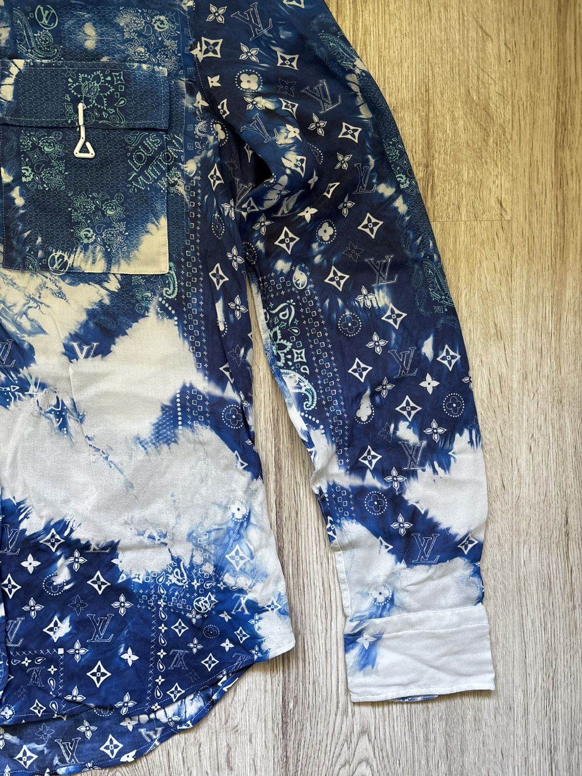 Louis Vuitton Louis Vuitton Monogram Bandana Hook Detail Shirt Blue Size US M / EU 48-50 / 2 - 5 Thumbnail