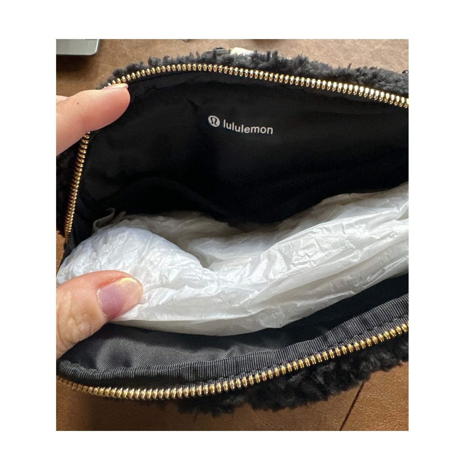 Lululemon Lululemon Everywhere Belt Bag Large Black Sherpa Fleece NWT Size ONE SIZE - 3 Thumbnail