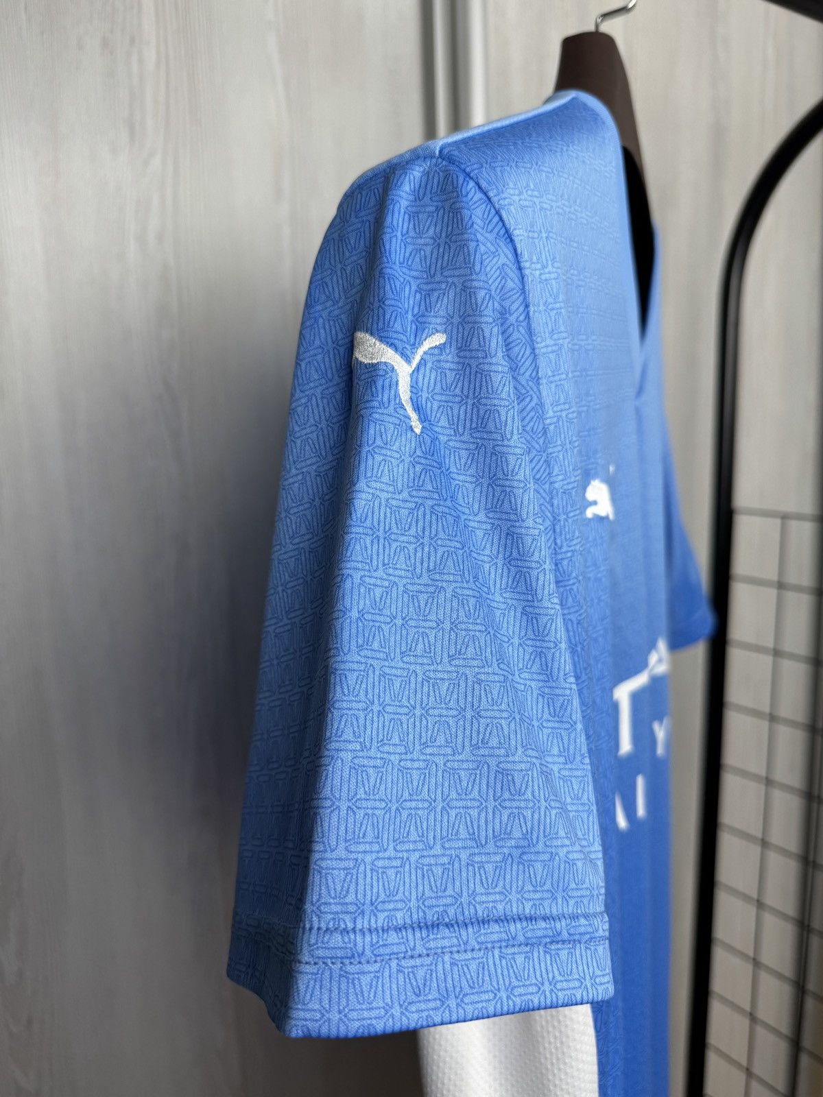 Puma MANCHESTER CITY PUMA 2021 2022 HOME FOOTBALL JERSEY SOCCER Size US M / EU 48-50 / 2 - 8 Thumbnail