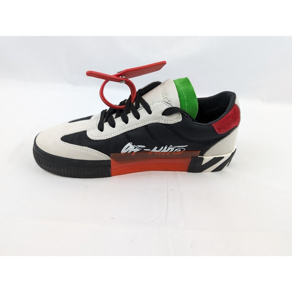 Off-White o1rshd1 Floating Arrow Low-Top Sneakers in Off White Size US 8 / EU 41 - 9 Thumbnail